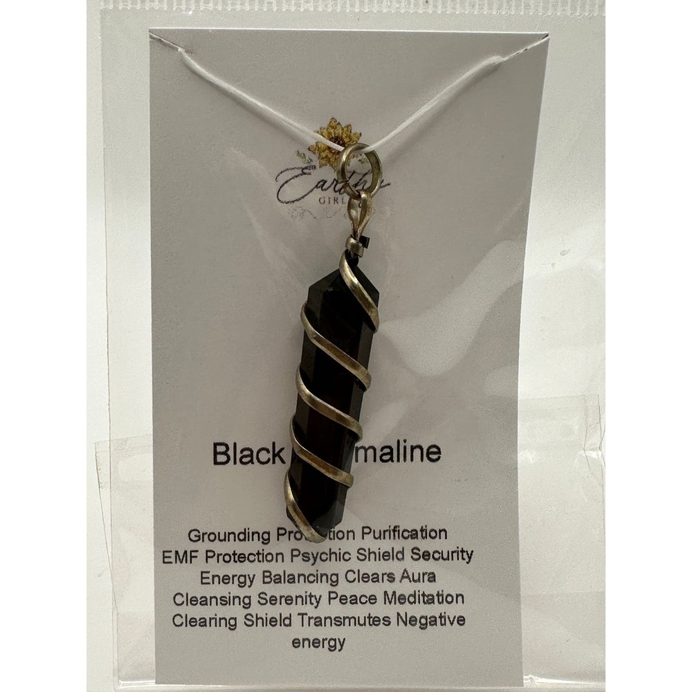 Black tourmaline spiral pendant‎
